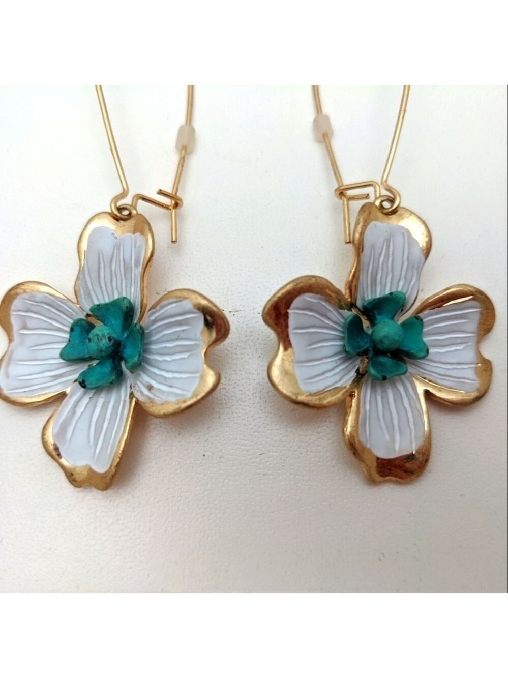 RLM SOHO 3D Floral Drop Earrings White Gold Patina Dangling - Picture 3 of 10